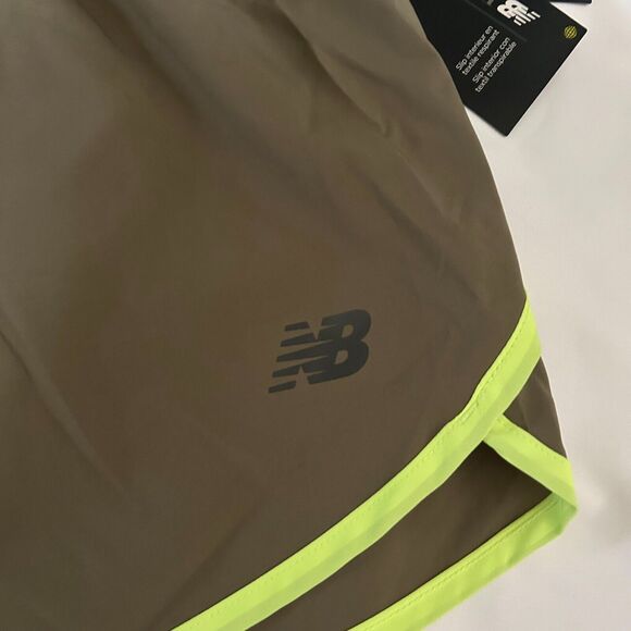 NEW BALANCE Green WS91824X Women's Running Shorts Core 3in Woven - Sz XL - NWT - Picture 3 of 8